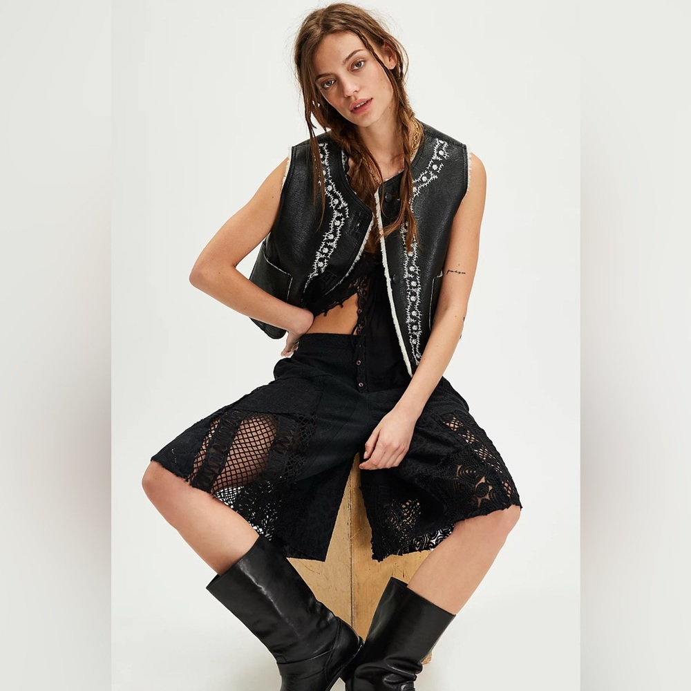 FREE PEOPLE Travelers Faux Leather Vest size small - Picture 2 of 13